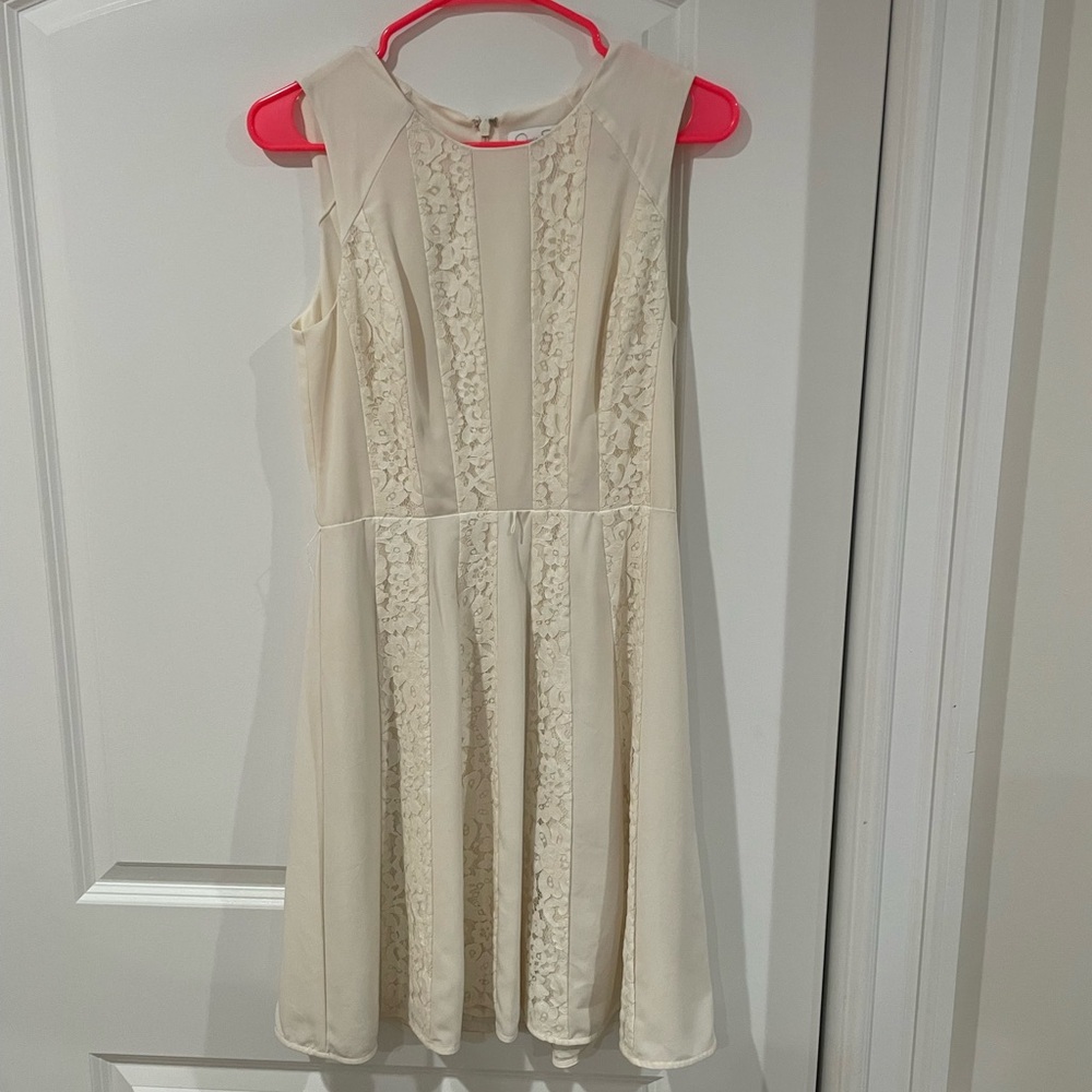 New-Cream Lace Panel Dress